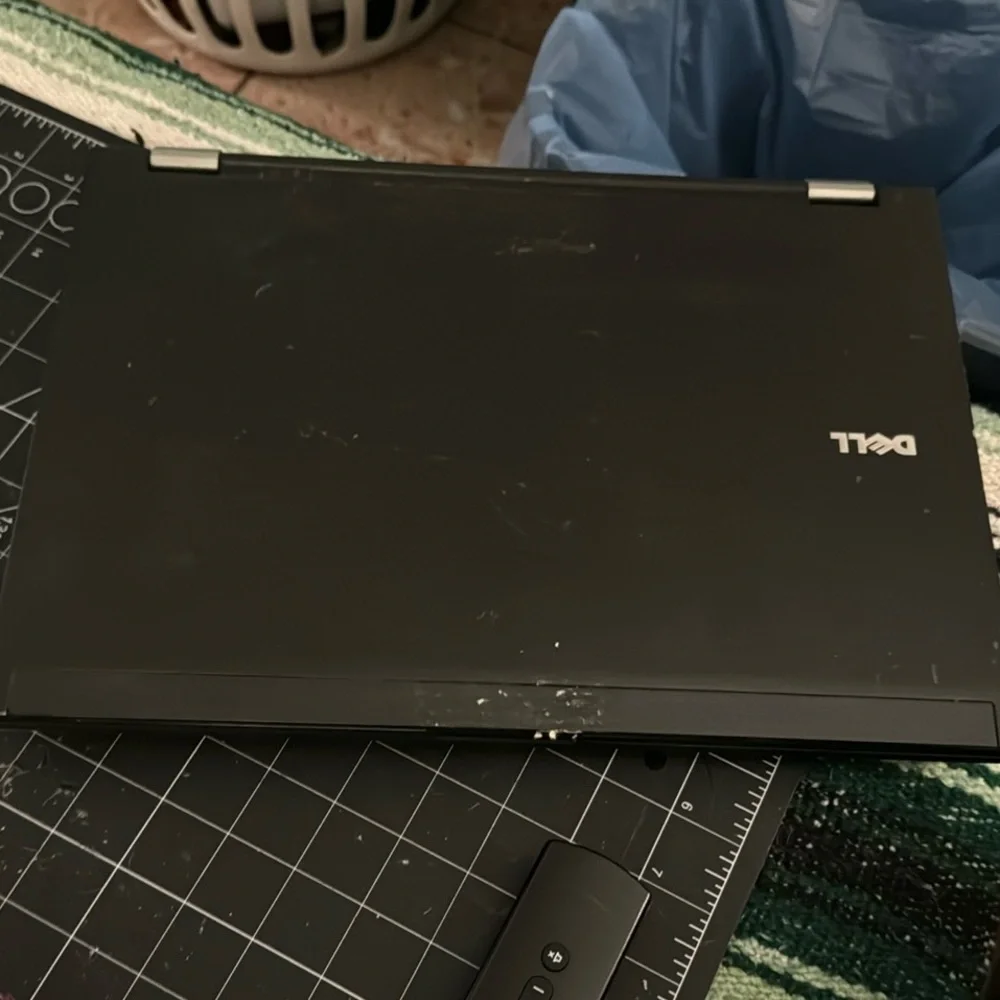 Dell Latitude E6400 Computer (Needs Battery)